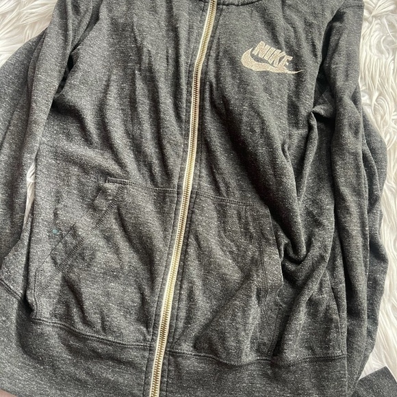 Nike sweater medium matching shorts listed - Picture 4 of 4